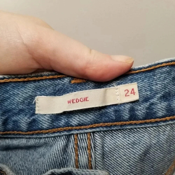 Levi's Wedgie Cut Off Denim Shorts High Rise Button Fly Rolled Hem 24 - Picture 6 of 11